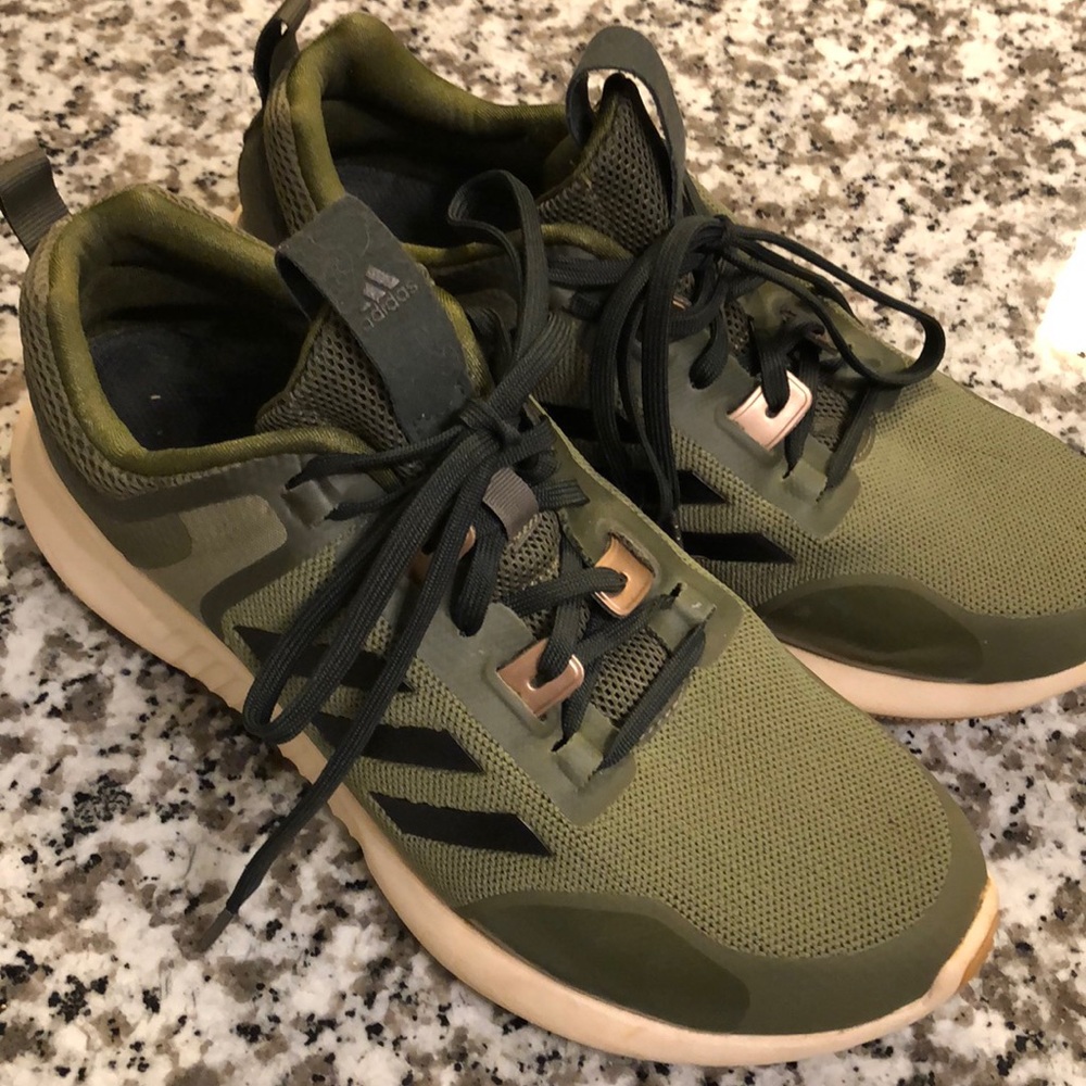 Adidas “Bounce” 9 1/2 9.5